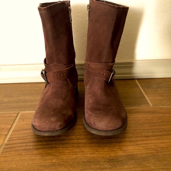 UGG Other - UGG BOOTS : NWO BOX : SIZE 5.5 GIRLS